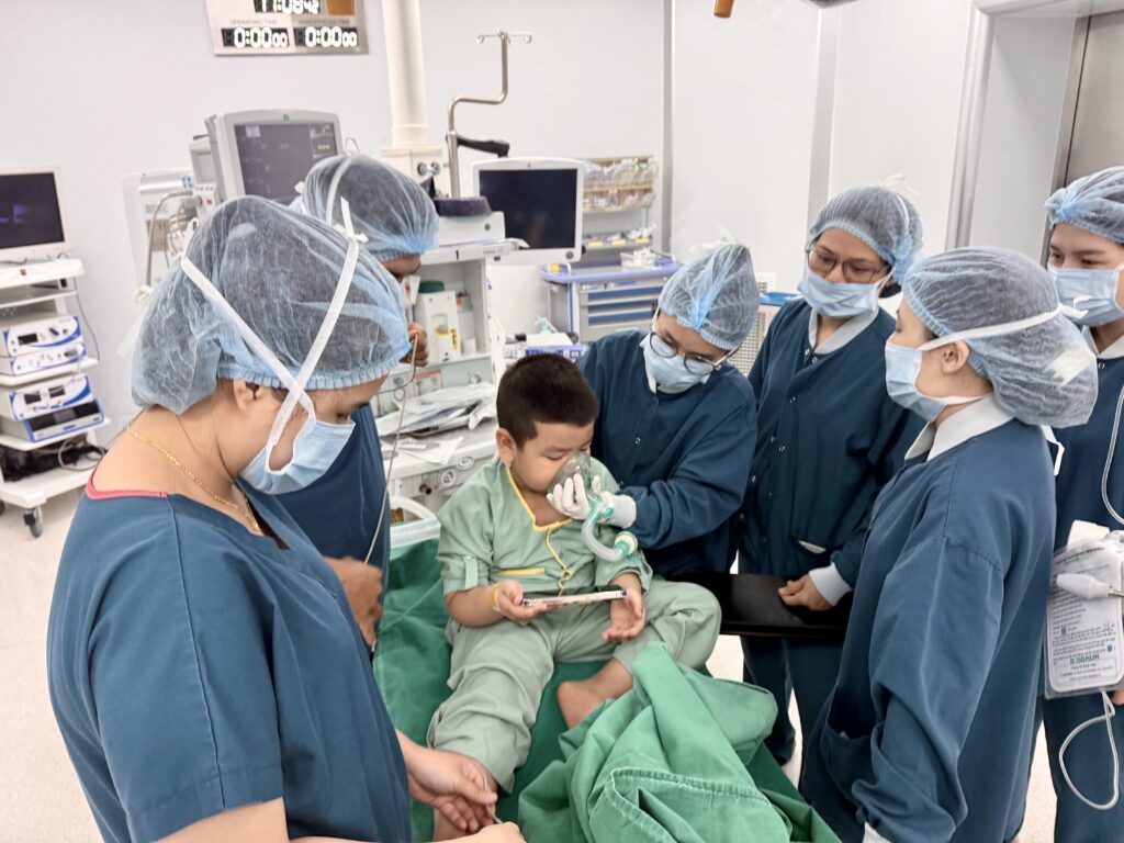 Bác sĩ Nguyễn Hữu Đức- Khám chữa bệnh Tai Mũi Họng tại Nha Trang