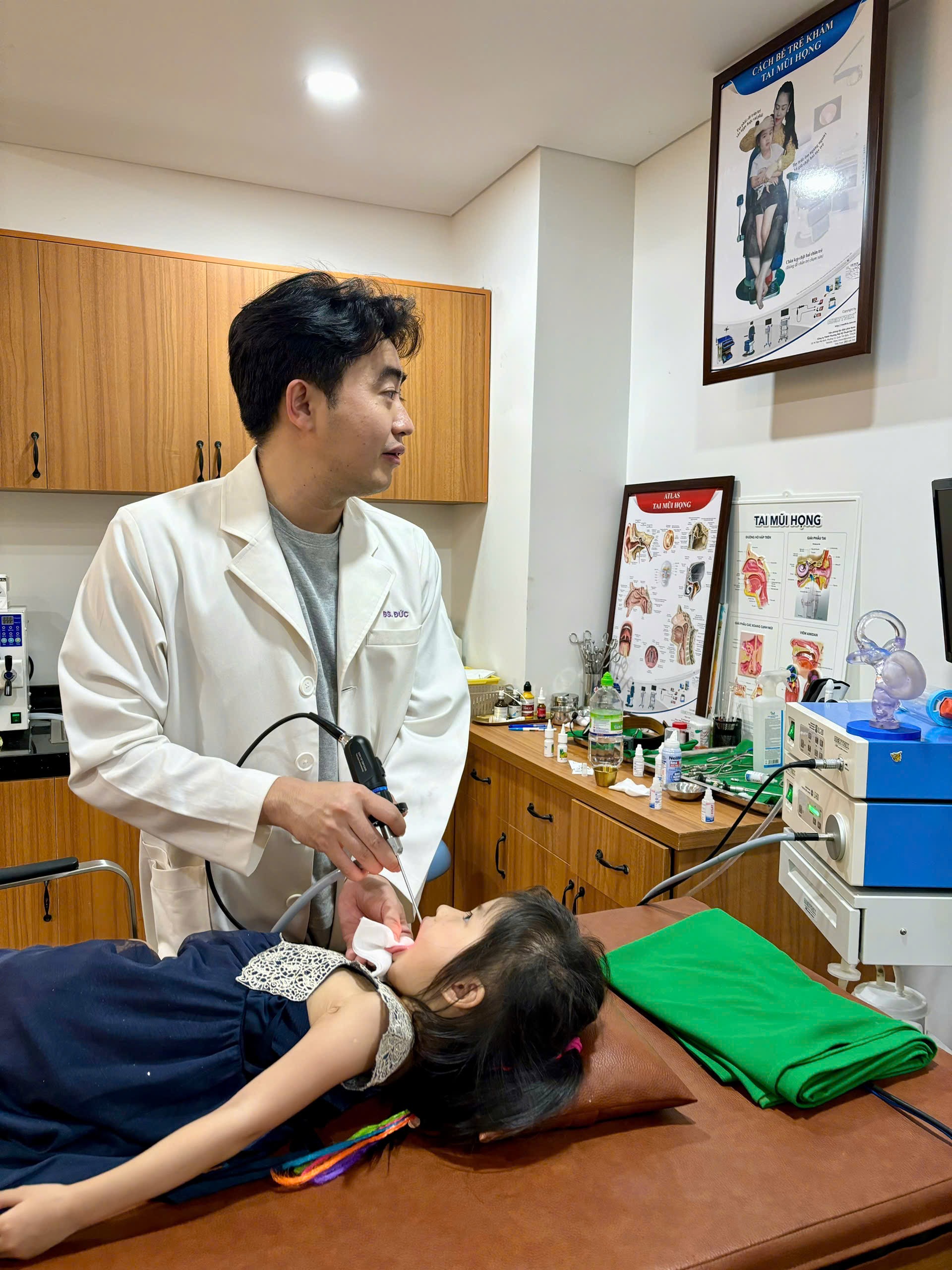 Read more about the article Dấu hiệu nhận biết viêm tai giữa cấp ở trẻ nhỏ: Cách phân biệt với cảm lạnh