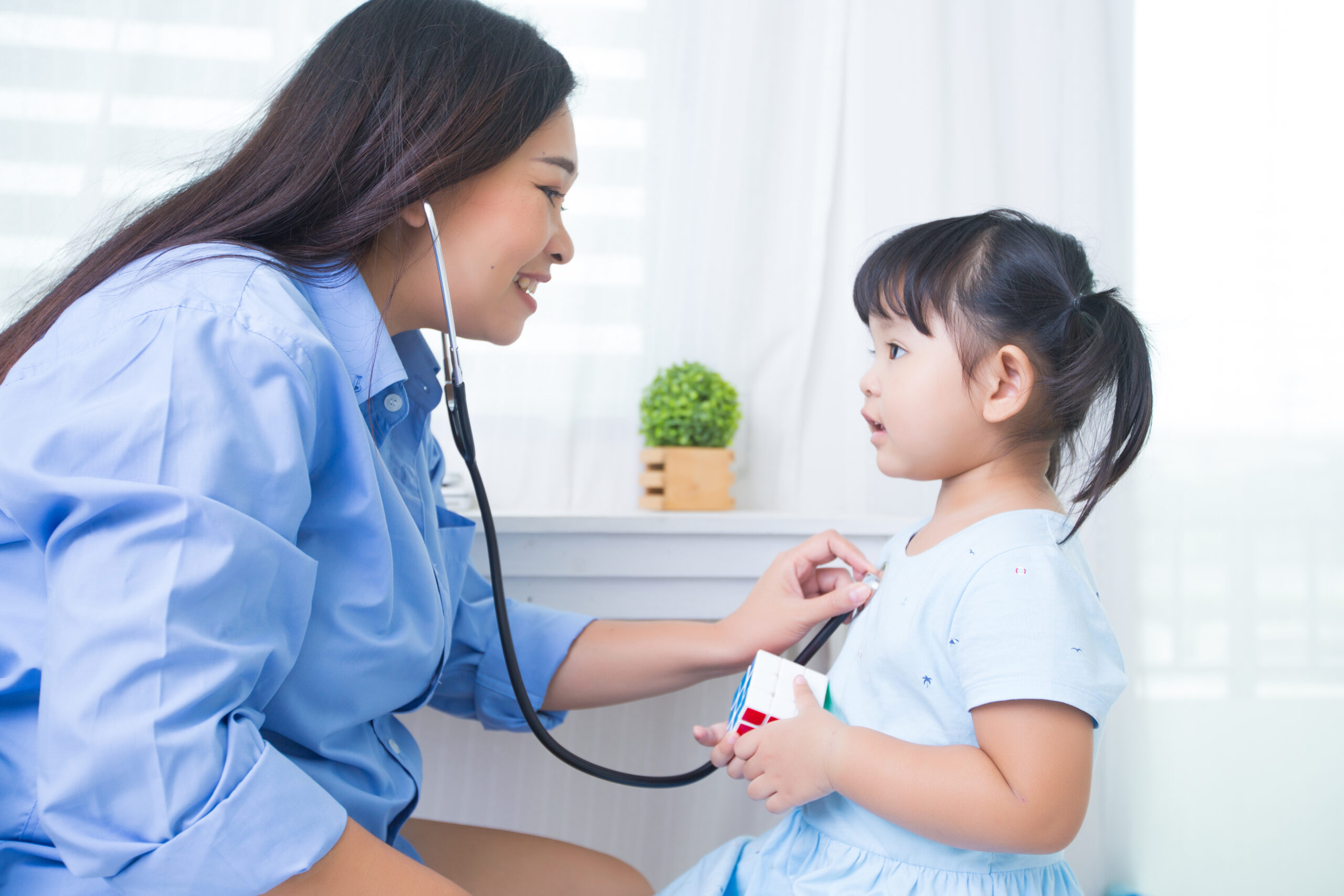 Read more about the article Cắt amidan có nguy hiểm không? Những điều cha mẹ cần biết trước khi quyết định