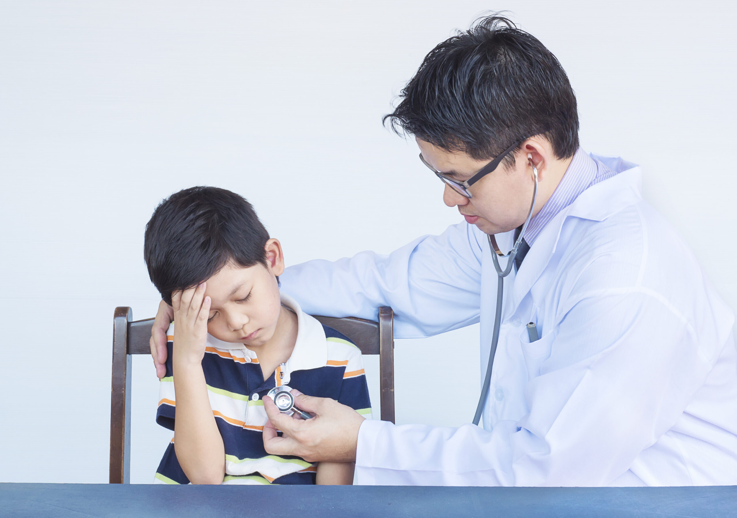 Read more about the article Khi nào nên cắt amidan cho trẻ? Dấu hiệu nhận biết cha mẹ cần lưu ý